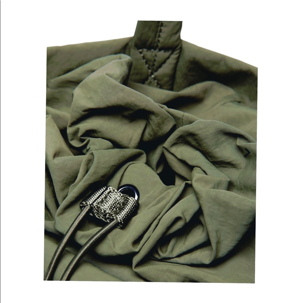 FLASH SALE! ✨HOST PICK✨Lululemon Micro Bag - Picture 3 of 4